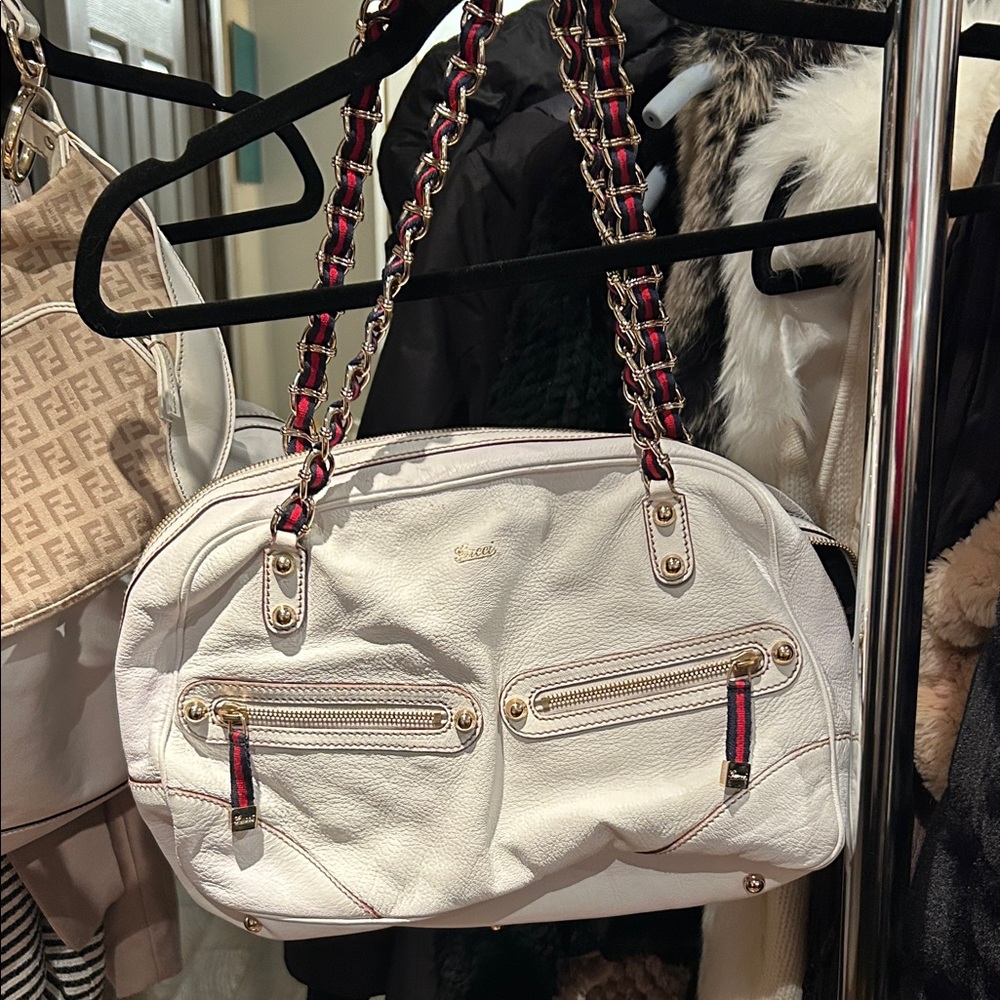 Gucci White Leather Shoulder Bag with Gold Accents